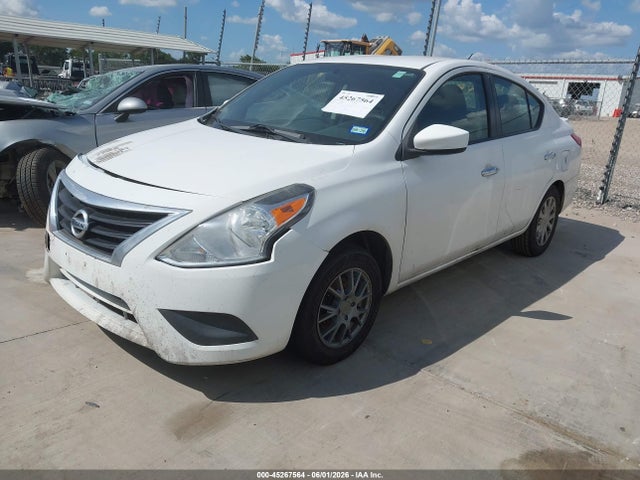 Nissan Versa