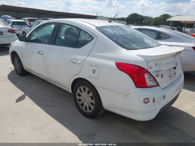 Nissan Versa