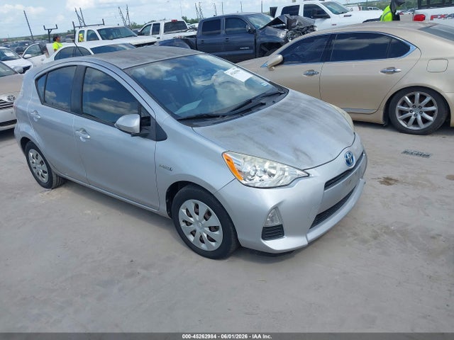 Salvage Toyota Prius c Image