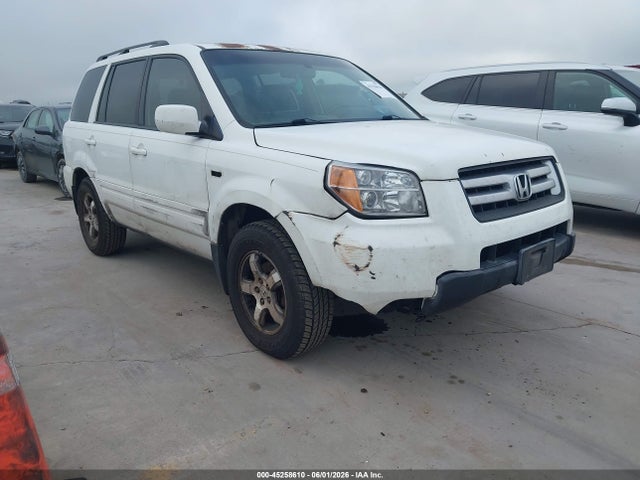 Salvage Honda Pilot Image