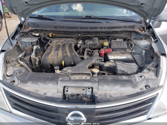 Nissan Versa 1.8 S