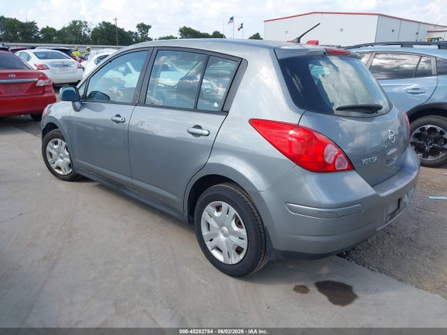 Nissan Versa 1.8 S