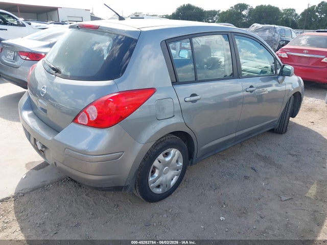 Nissan Versa 1.8 S