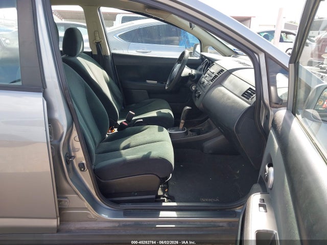 Nissan Versa 1.8 S