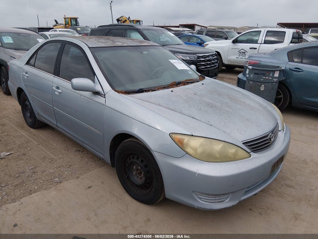 Salvage Toyota Camry Image