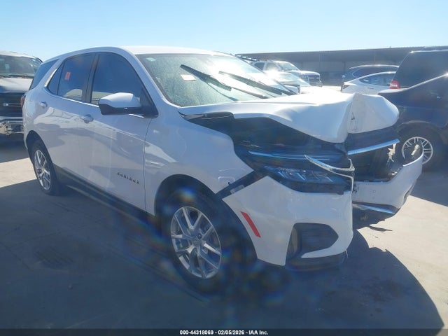 Salvage Chevrolet Equinox Image