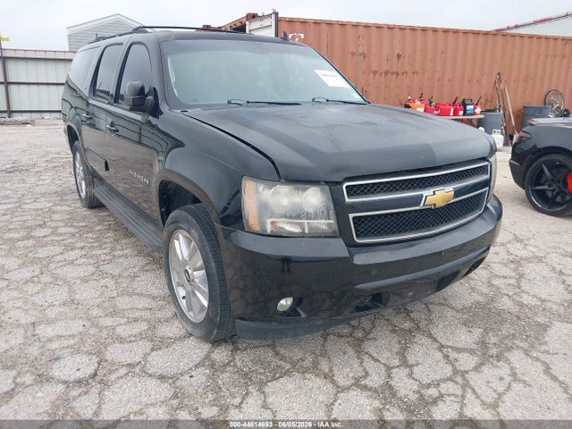 Salvage Chevrolet Suburban 1500 Image
