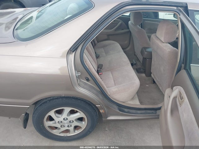 Toyota Camry Le V6