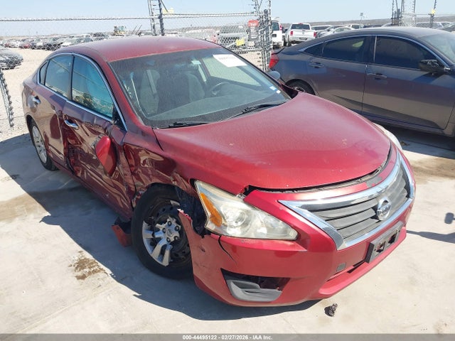 Salvage Nissan Altima Image