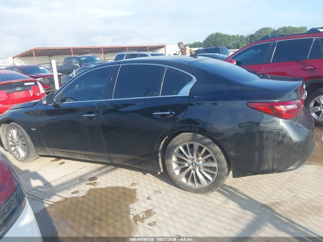 INFINITI Q50 3.0t Luxe