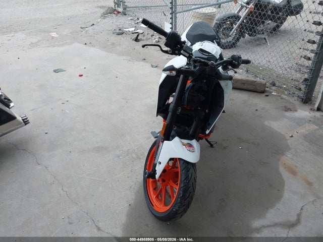 KTM 390 Duke