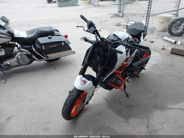 KTM 390 Duke