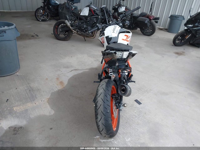 KTM 390 Duke