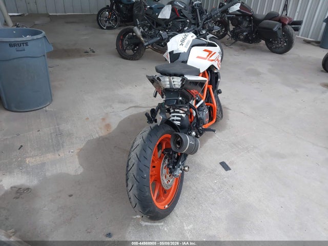 KTM 390 Duke