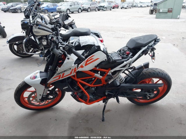 KTM 390 Duke