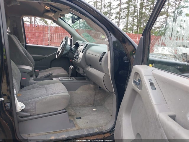 Nissan Frontier Sv