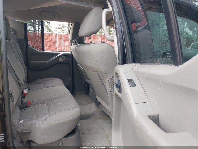 Nissan Frontier Sv