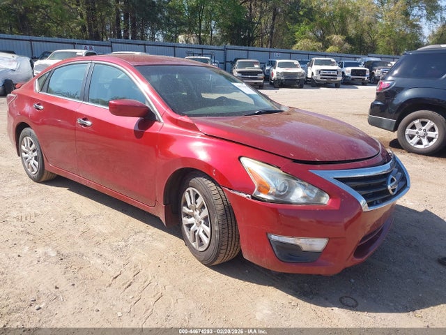 Salvage Nissan Altima Image