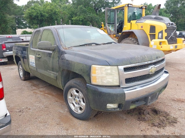 Salvage Chevrolet Silverado 1500 Image