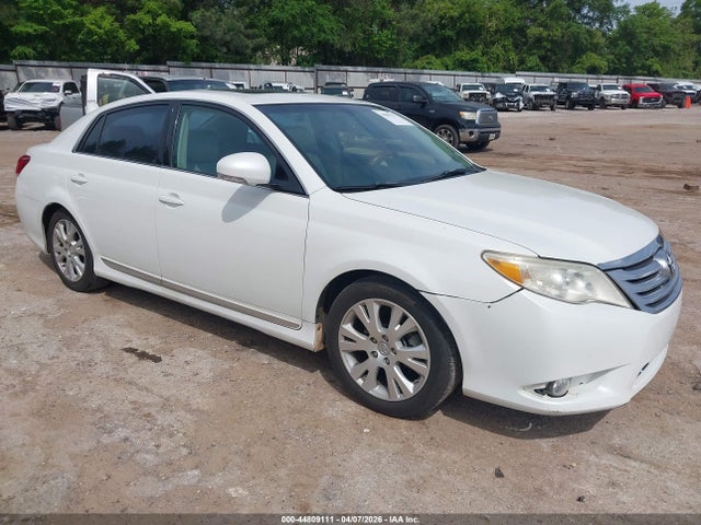 Salvage Toyota Avalon Image