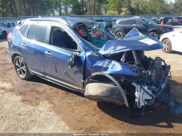 Salvage Nissan Rogue Image
