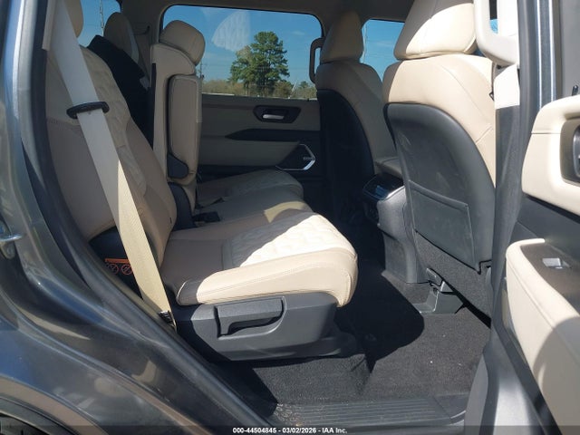 Nissan Armada Platinum 2wd