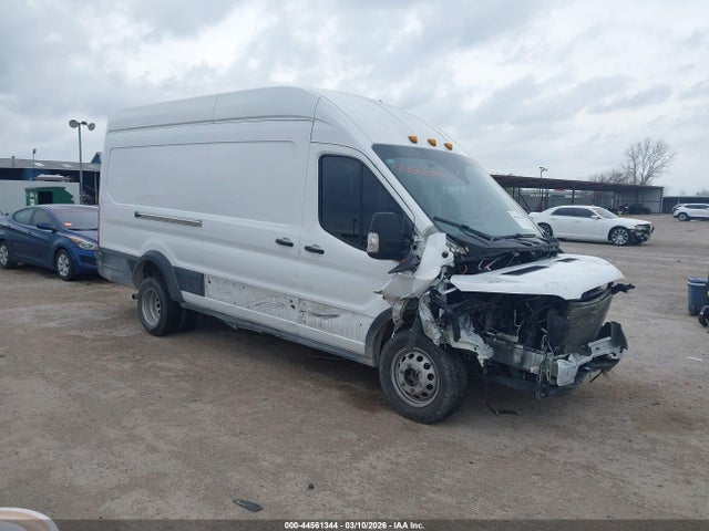 Salvage Ford Transit Image