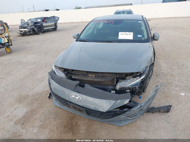 Hyundai ELANTRA Sel