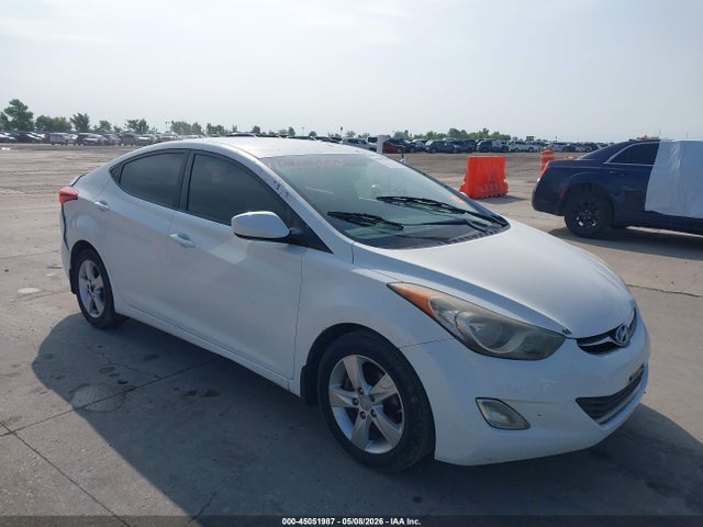 Salvage Hyundai ELANTRA Image