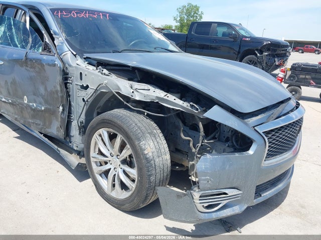 INFINITI Q70 3.7 Luxe