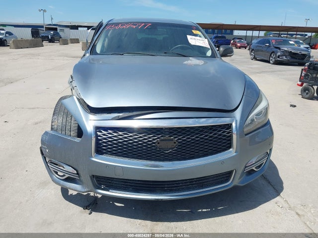 INFINITI Q70 3.7 Luxe