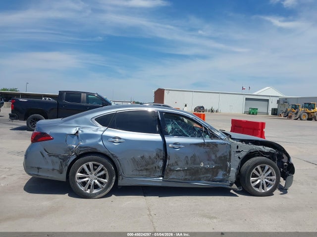 INFINITI Q70 3.7 Luxe