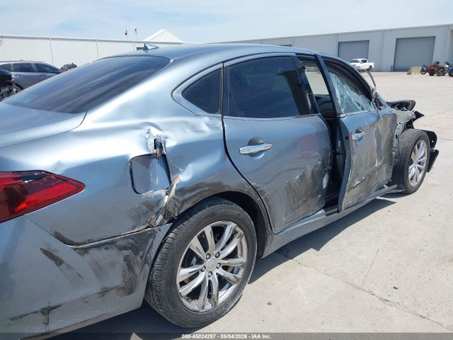 INFINITI Q70 3.7 Luxe