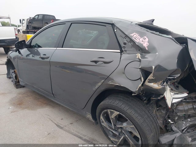 Hyundai ELANTRA Limited