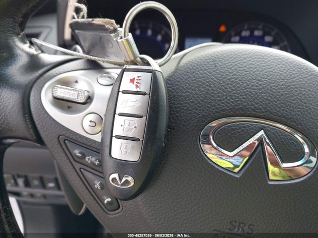 INFINITI Qx Base V8