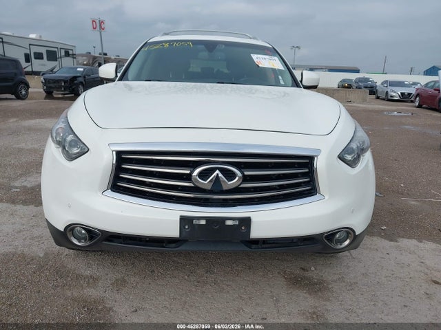 INFINITI Qx Base V8