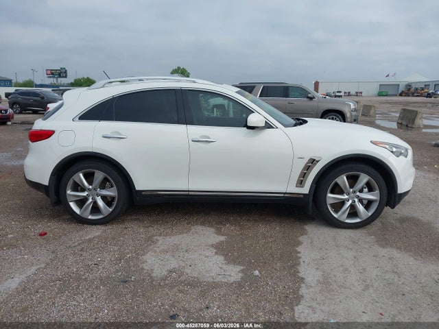 INFINITI Qx Base V8