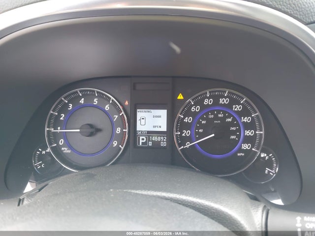 INFINITI Qx Base V8