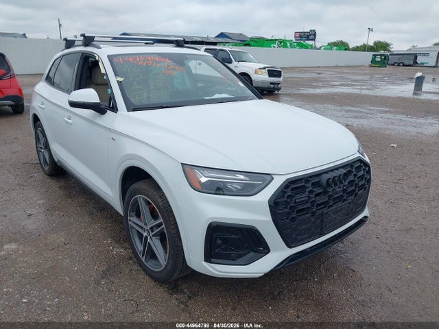 Salvage Audi Q5 Image
