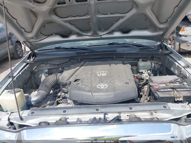 Toyota Tacoma Base V6