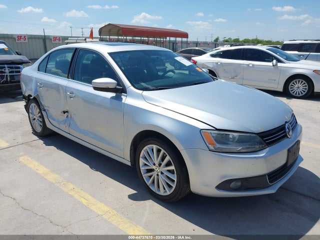 Salvage Volkswagen Jetta Image