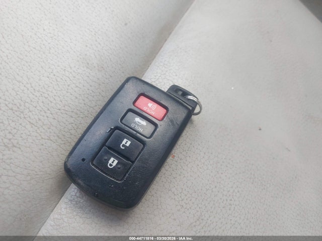 Toyota Camry Xle V6