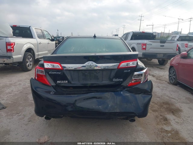 Toyota Camry Xle V6