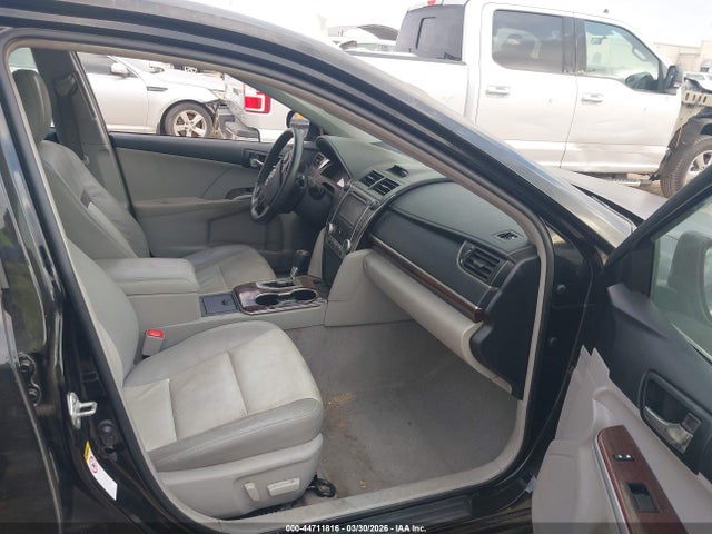 Toyota Camry Xle V6