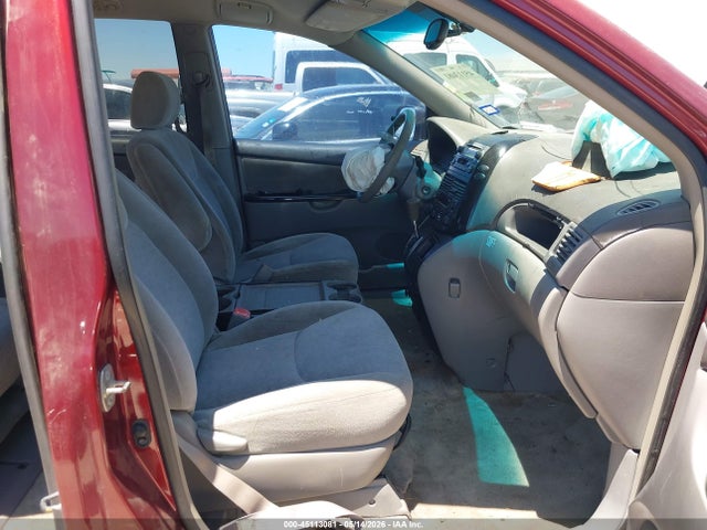 Toyota Sienna Ce