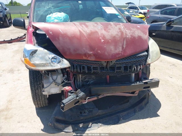 Toyota Sienna Ce