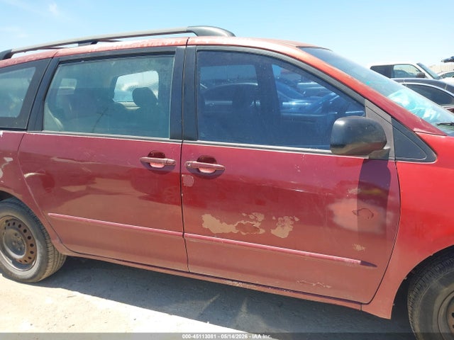 Toyota Sienna Ce