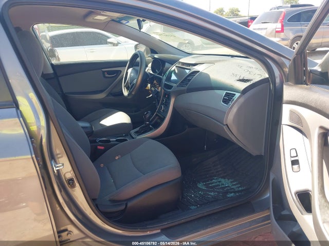 Hyundai ELANTRA Se