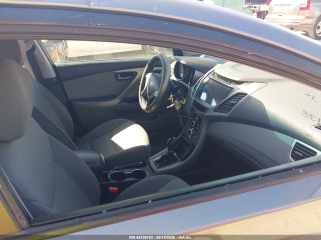 Hyundai ELANTRA Se