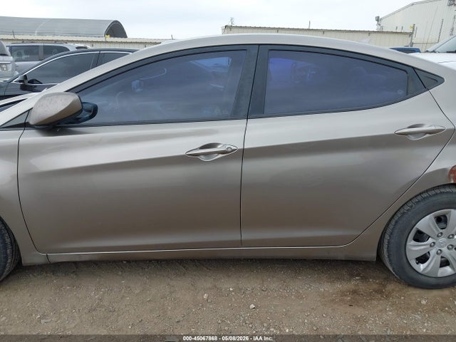 Hyundai ELANTRA Se